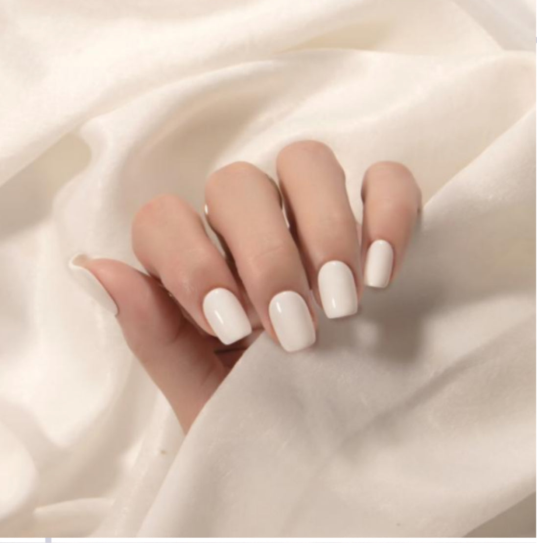 Navia Press-On Nail Set