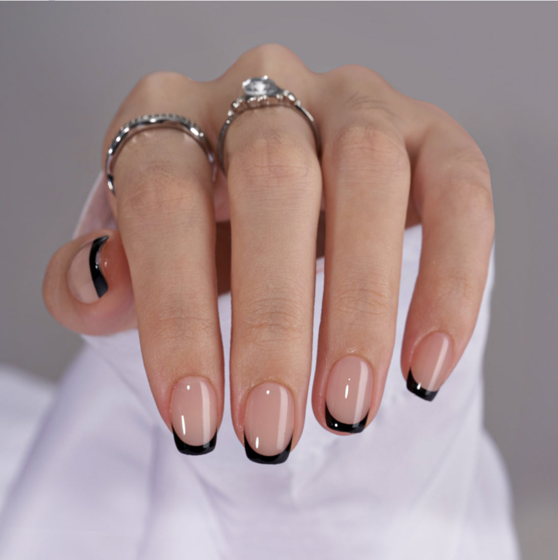 Navia Press-On Nail Set