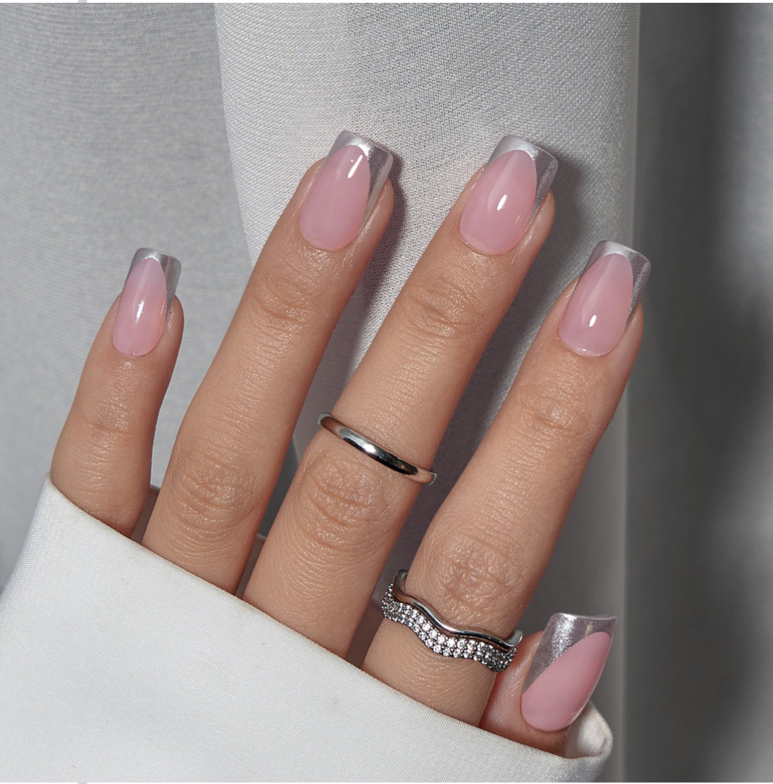 Navia Press-On Nail Set